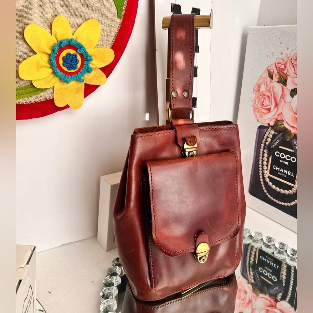 FIOCCHI ITALY vintage 70s handmade real leather backpack unisex